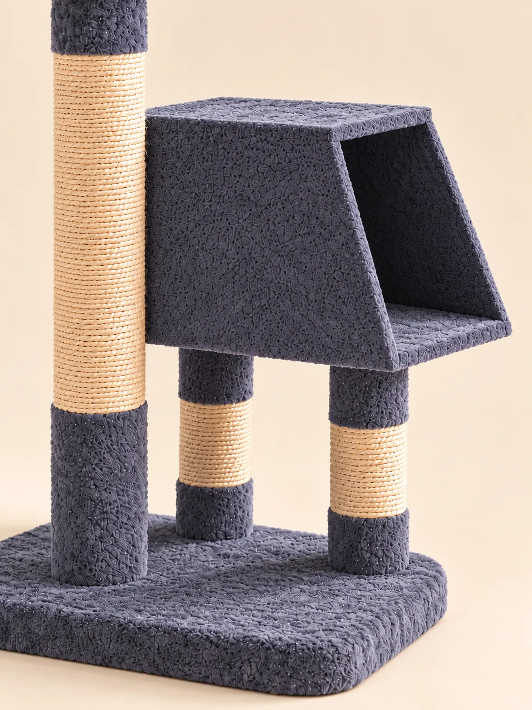 Trapezoid house on two short posts